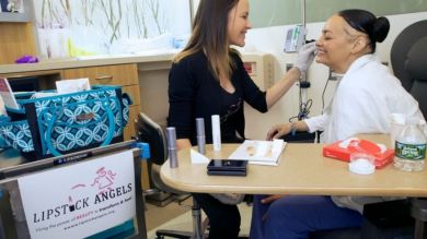 Volunteer Makeup Artists Pamper - Makeup Artist For Cancer Patients Volunteer Makeup Artists Pamper - Makeup Artist For Cancer Patients