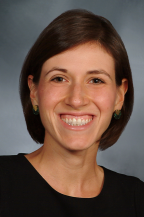 Headshot of Laura Pinheiro